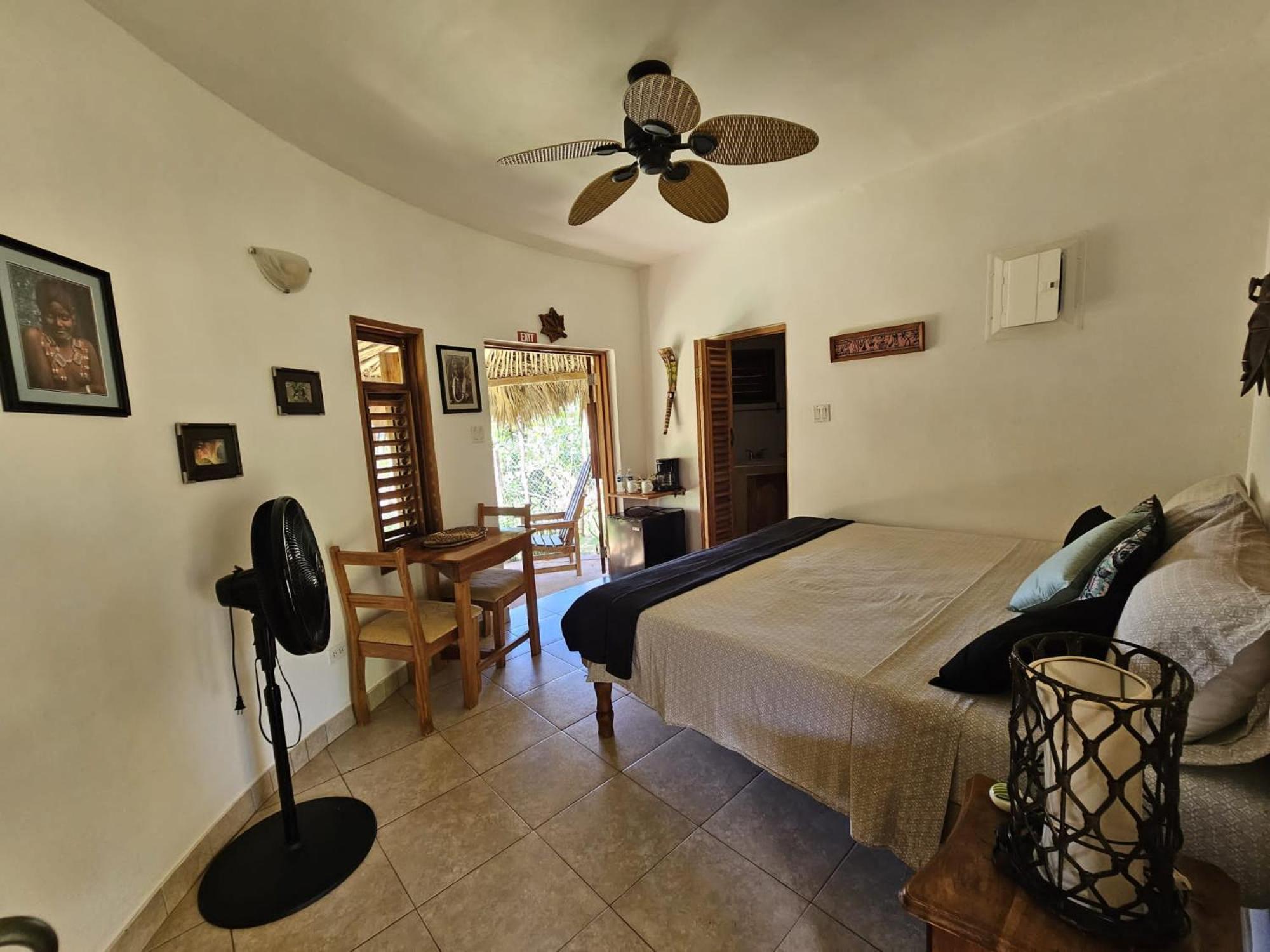 Kudehya Guesthouse Treasure Beach Exterior foto