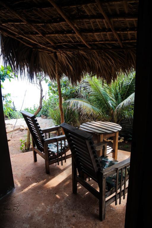 Kudehya Guesthouse Treasure Beach Exterior foto